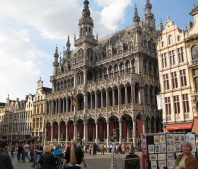 Бенелюкс - в сърцето на Европа - със самолет, обслужване на български език!