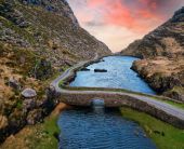 ИРЛАНДИЯ – 40 НЮАНСА ЗЕЛЕНО